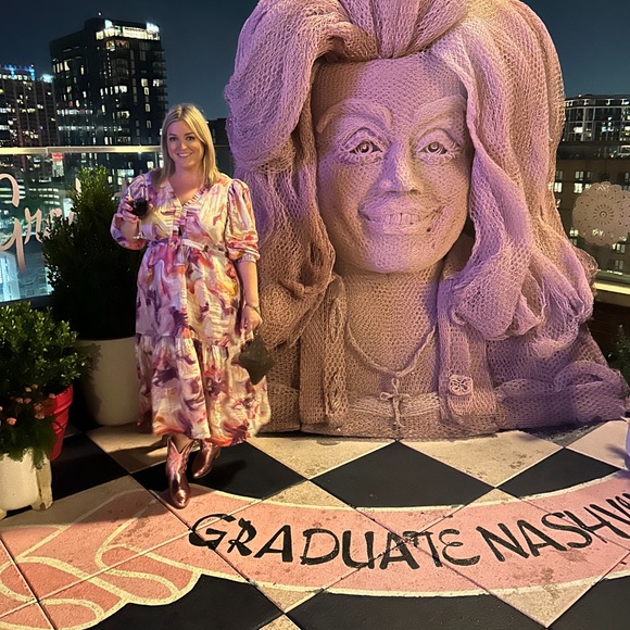 Meet your Posher, Jillian - Picture 5 of 7